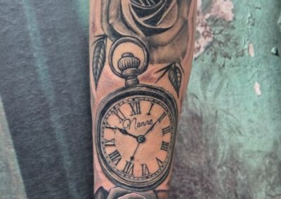 Roses kompas tattoo