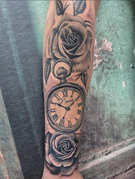 Amor Vincit Omnia tattoo