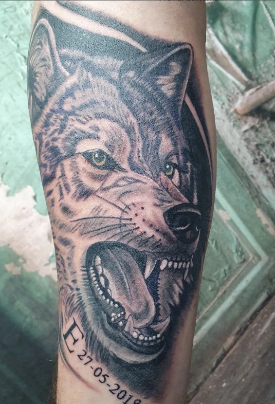 Amor Vincit Omnia tattoo